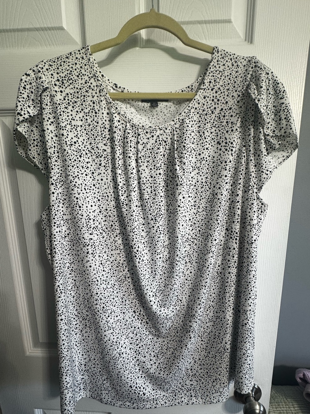 Adrianna Papell White Black Speckled Short Sleeve Blouse